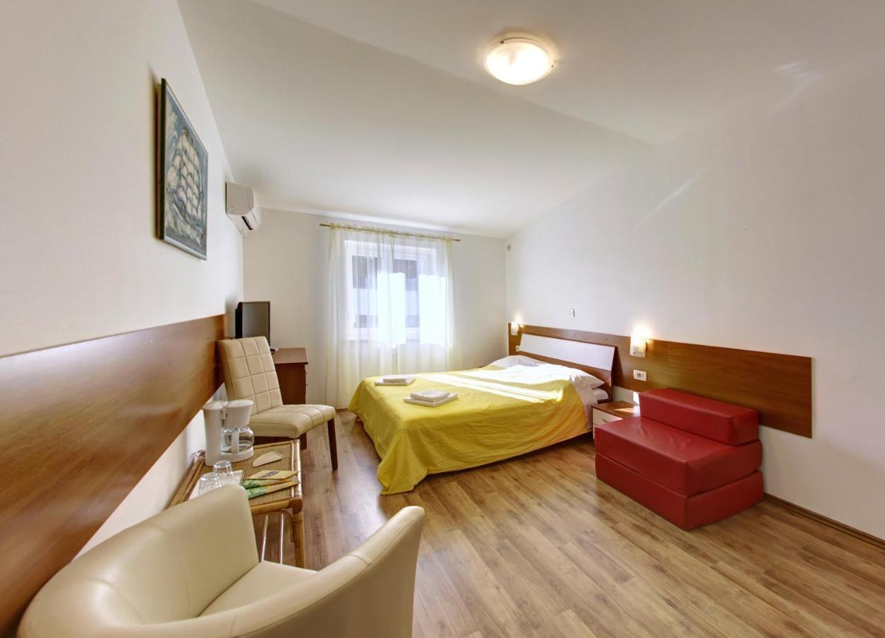 Apartments And Rooms Liburnija Opatija Bilik gambar